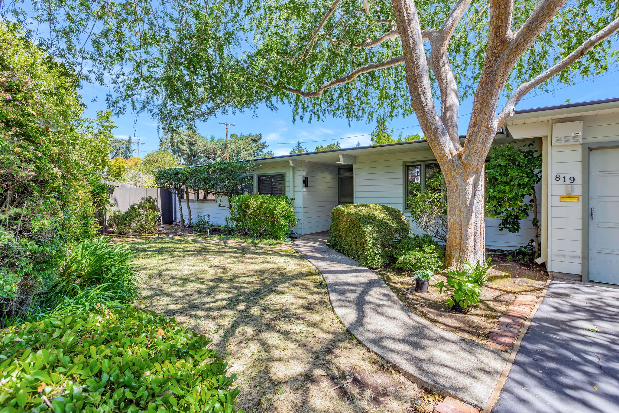 819 La Jennifer Way